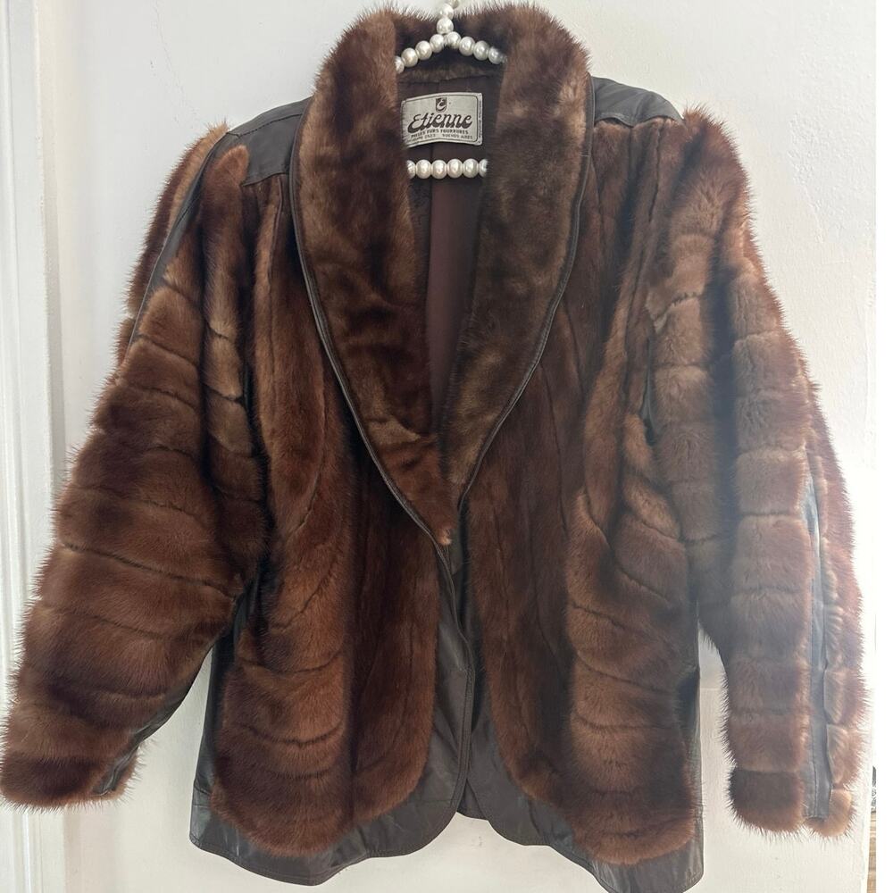 Etienne Fur Coat 80’s flair made in Argentina Buenos Aires mint condition - Picture 1 of 12